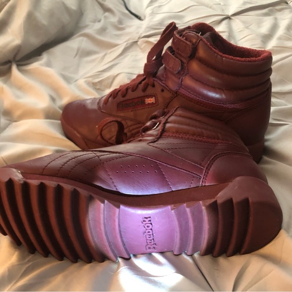 Reebok Classics - Picture 4 of 5